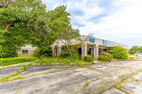 60 S Greenleaf ST, Gurnee, IL 60031