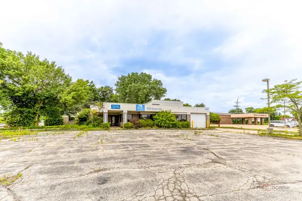 60 S Greenleaf ST, Gurnee, IL 60031