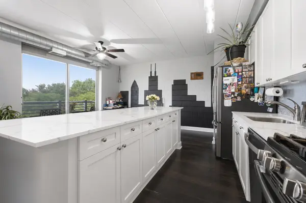 1100 W Montrose AVE #502, Chicago, IL 60613