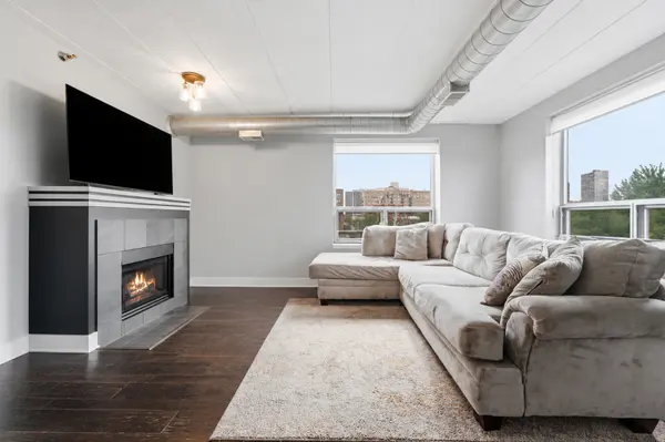 1100 W Montrose AVE #502, Chicago, IL 60613