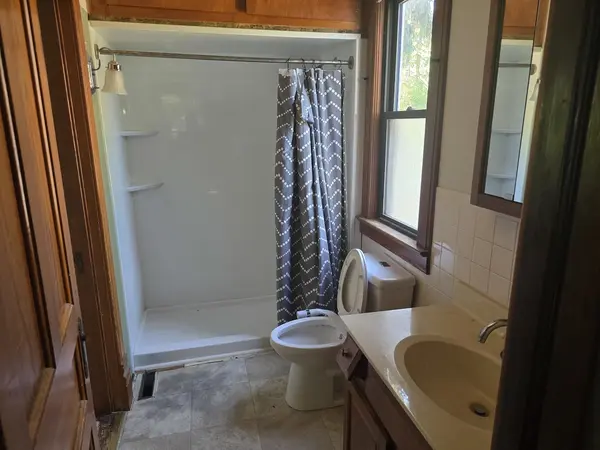 24560 Valley DR, Pleasant Valley, IA 52767