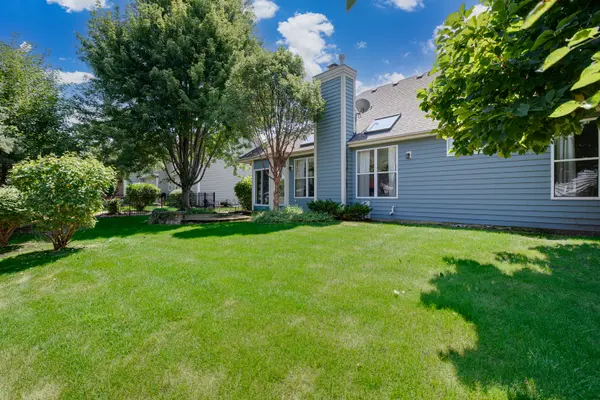 921 High Ridge DR, West Chicago, IL 60185