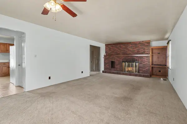 11 S Sager RD, Valparaiso, IN 46383