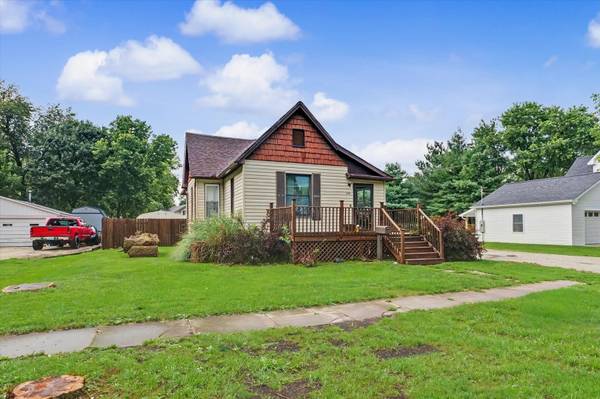 350 S Elm ST, Paxton, IL 60957
