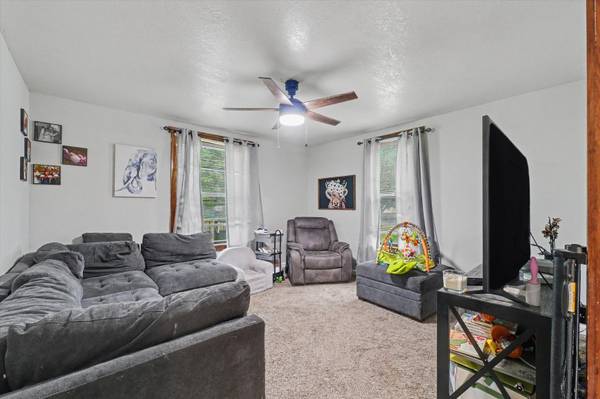 350 S Elm ST, Paxton, IL 60957