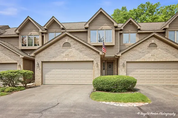 526 Silver Aspen CIR, Crystal Lake, IL 60014
