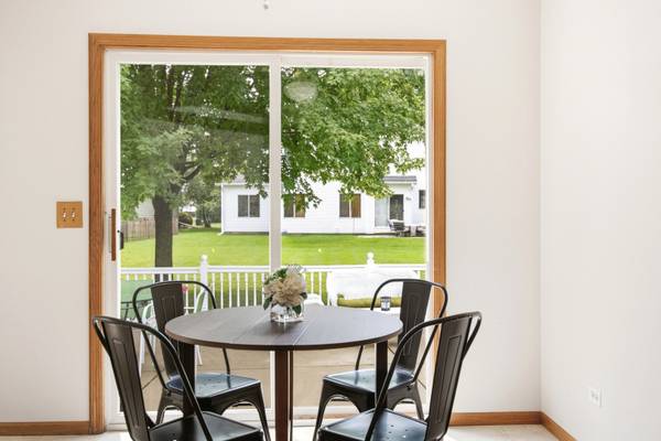 605 Tanglewood TRL, Mchenry, IL 60050