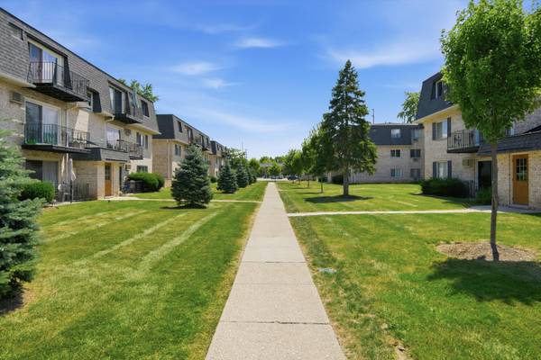 1311 N Baldwin CT #3A, Palatine, IL 60074