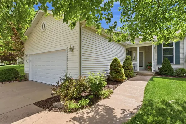 5200 Villa DR #36, Davenport, IA 52806