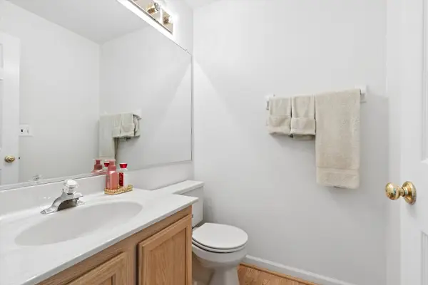 1176 Scott CT, Carol Stream, IL 60188