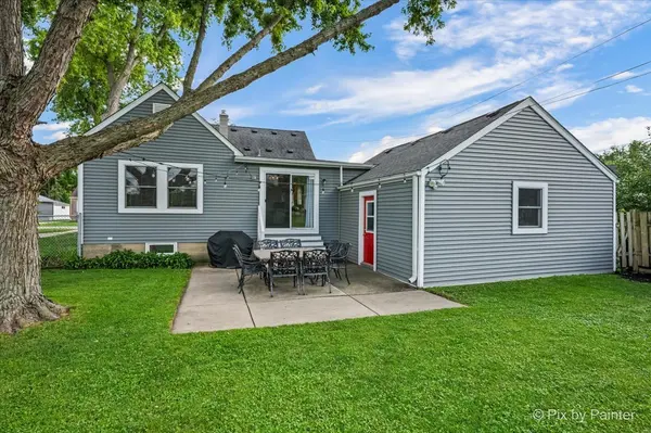 Address not disclosed, East Dundee, IL 60118