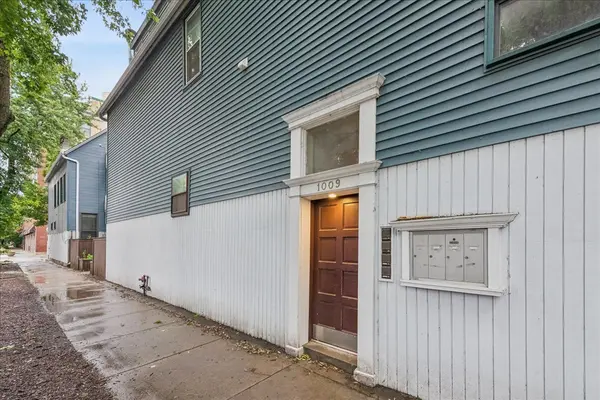 1009 W Wolfram ST #1E, Chicago, IL 60657