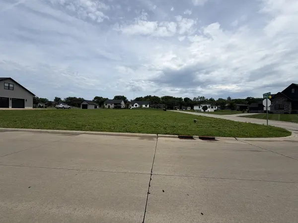 Lot 9 Woods Estates of Riverdale, Riverdale, IA 52722