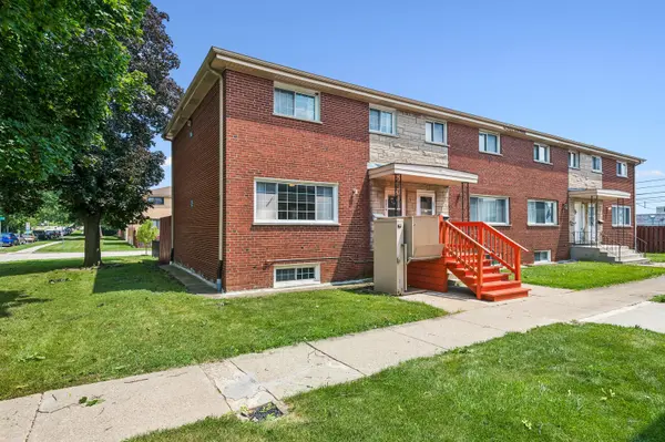 521 James CT #A, Glendale Heights, IL 60139