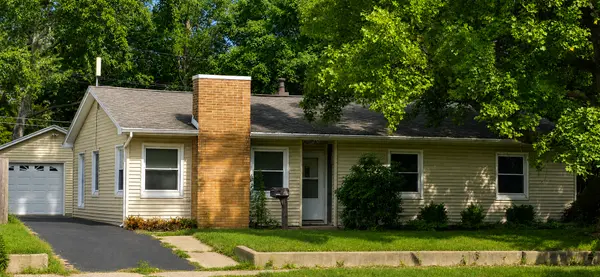 1002 S Mattis AVE, Champaign, IL 61821