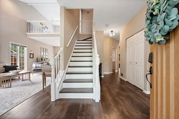 112 N Bristol DR, Bloomingdale, IL 60108
