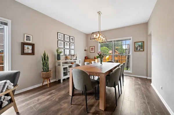 112 N Bristol DR, Bloomingdale, IL 60108