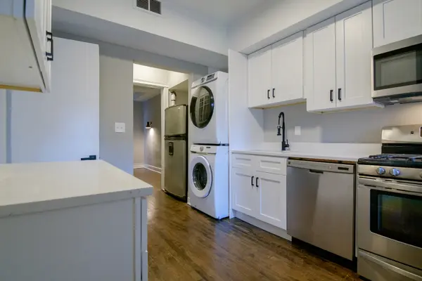 844 W Lakeside PL, Chicago, IL 60640