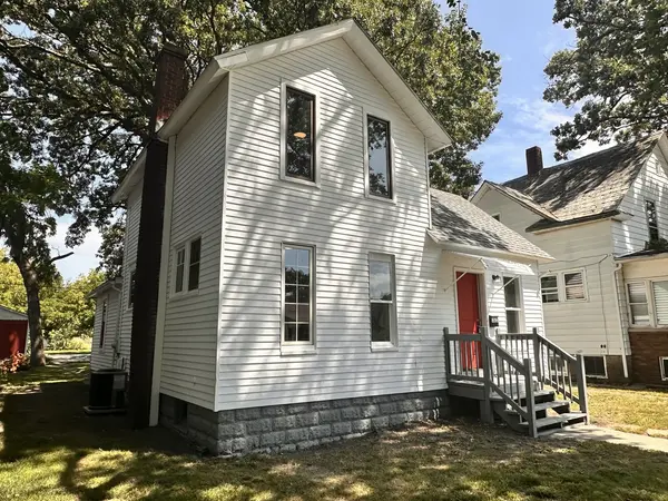 305 S Sterling ST, Streator, IL 61364