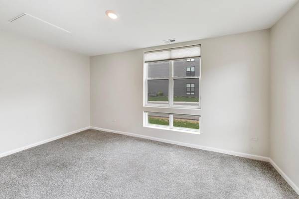 331 Summit CIR, Lombard, IL 60148