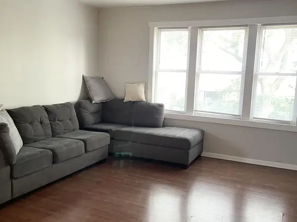 4846 W Gunnison ST, Chicago, IL 60630