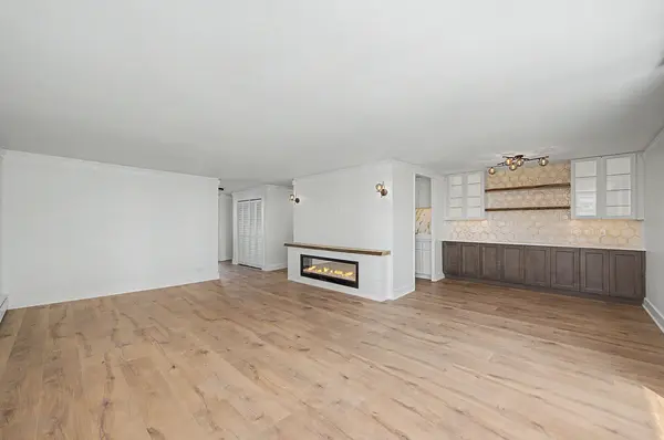 5740 N Sheridan RD #17C, Chicago, IL 60660