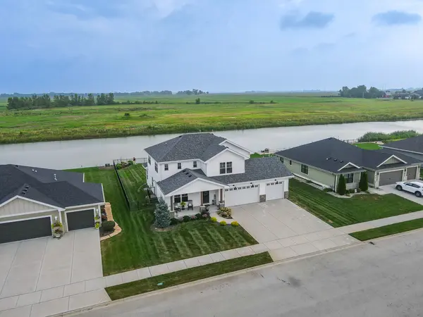 1695 Condor DR, Manteno, IL 60950