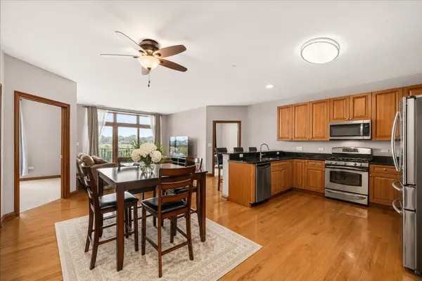 160 S River ST #305, Aurora, IL 60506
