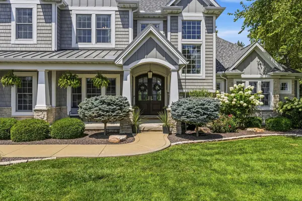 1502 Riverwood PT, Mahomet, IL 61853