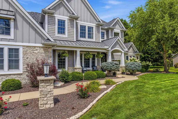 1502 Riverwood PT, Mahomet, IL 61853