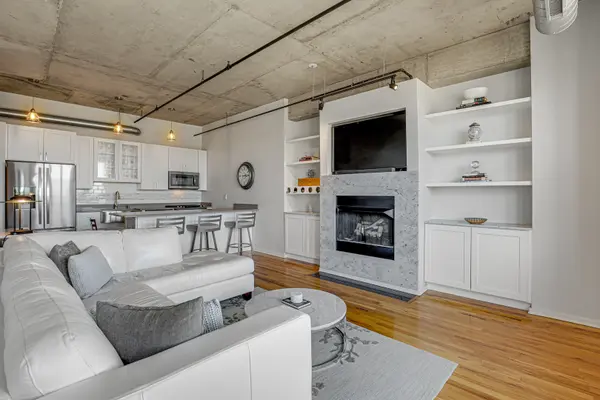 6 S Laflin ST #801, Chicago, IL 60607