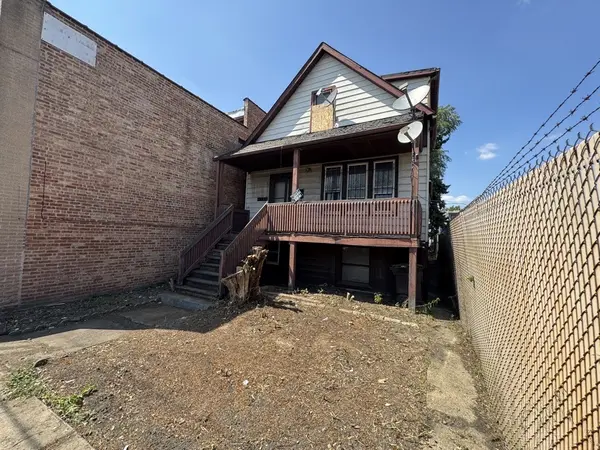 4324 W Division ST, Chicago, IL 60651