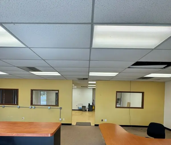 9901 S Roberts RD, Palos Hills, IL 60465