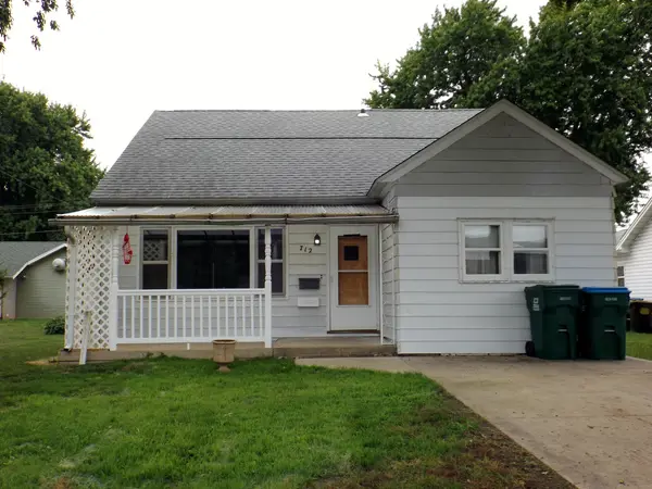 712 11th AVE, Rock Falls, IL 61071