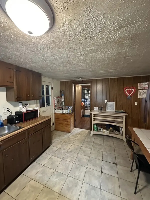 715 N James ST, Carbondale, IL 62901