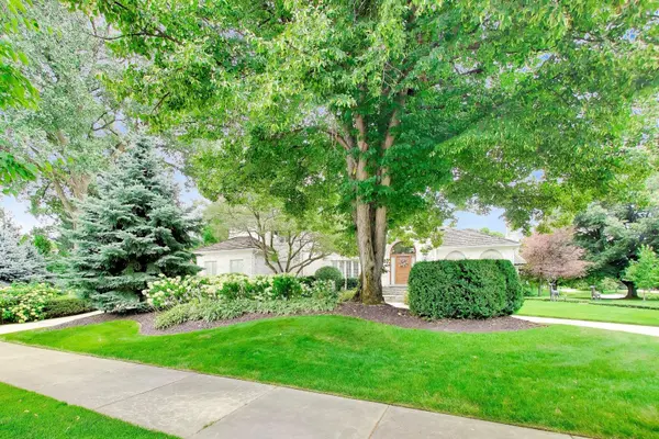 2257 Hidden Creek CT, Lisle, IL 60532