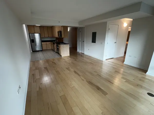 9655 Woods DR #406, Skokie, IL 60077