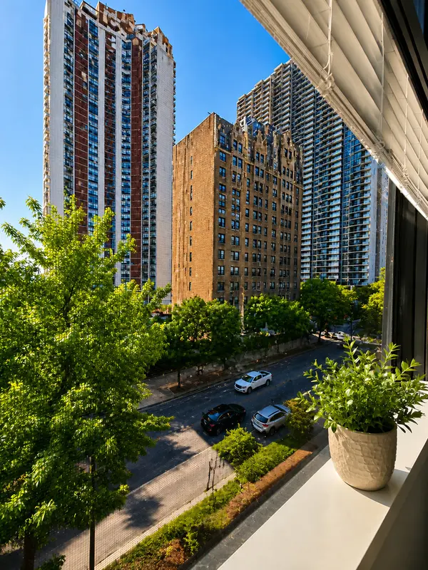 6118 N Sheridan RD #501, Chicago, IL 60660