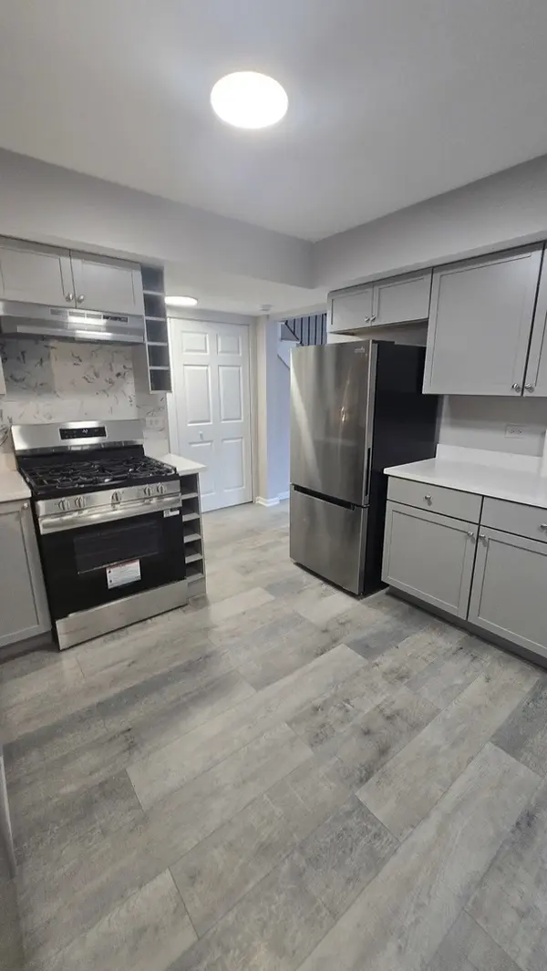1688 Queensbury CIR #0, Hoffman Estates, IL 60169