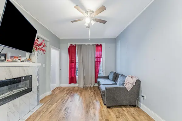 7553 S Saint Lawrence AVE, Chicago, IL 60619