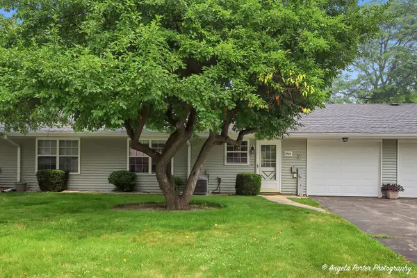 7404 Crest Hill CT #215, Fox Lake, IL 60020