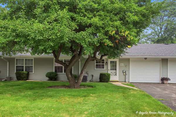 7404 Crest Hill CT #215, Fox Lake, IL 60020