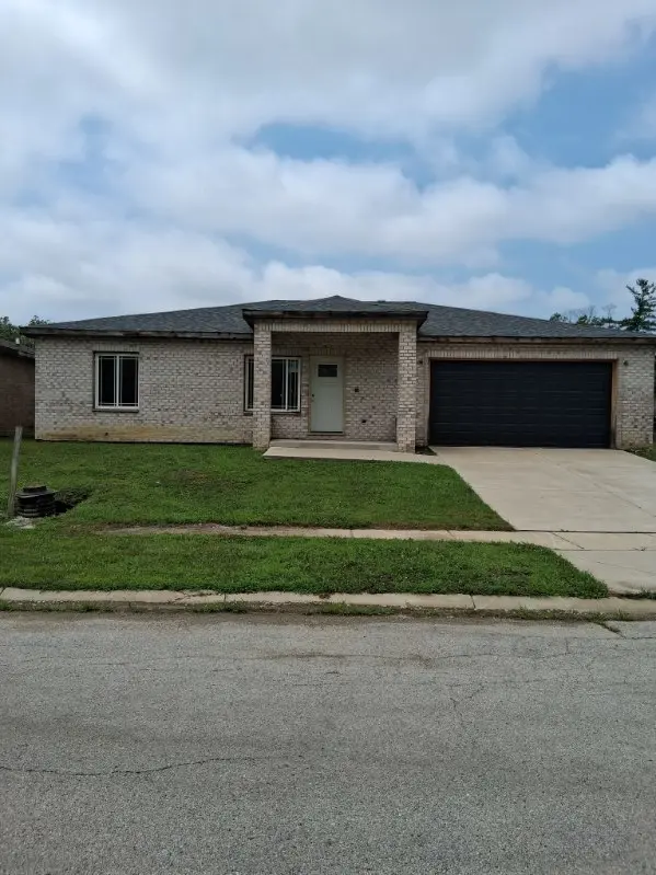 13942 S Reeves RD, Robbins, IL 60472