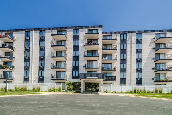 9737 N Fox Glen DR #1N, Niles, IL 60714