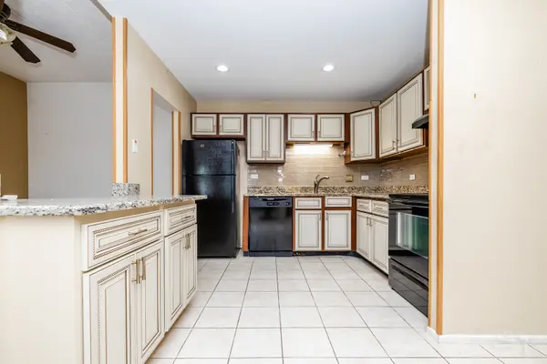 9737 N Fox Glen DR #1N, Niles, IL 60714