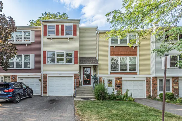 1916 Cheltenham PL, Schaumburg, IL 60194