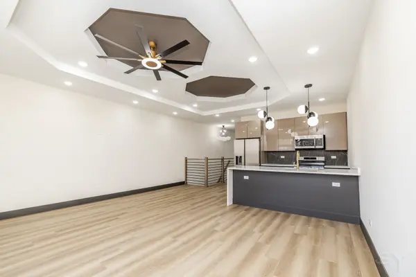 5637 S Prairie AVE, Chicago, IL 60637