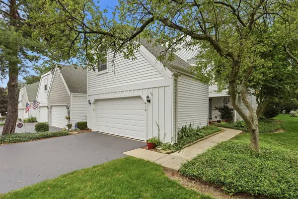410 Country Lane CT, Wauconda, IL 60084