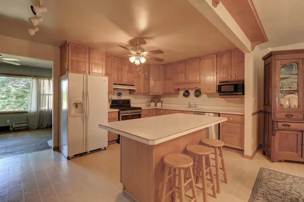 1727 HWY 67 AVE, Clinton, IA 52732