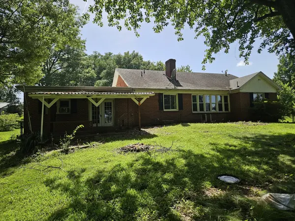 2415 College DR, Mt Carmel, IL 62863